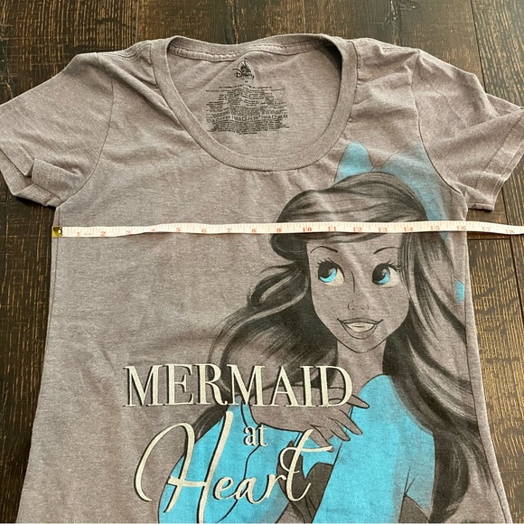 Disney | Ariel princess Mermaid at heart gray T-Shirt - Picture 5 of 5